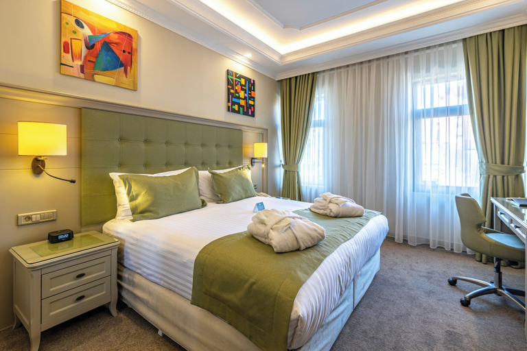 Bedroom 2, Hotel London 1889, Batumi