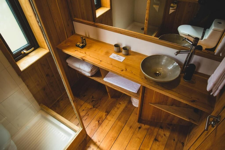 Bathroom, BordeBaker Lodge, Capitán Prat