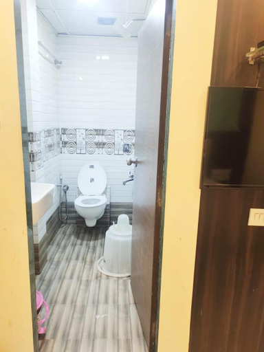 Bathroom 4, Hotel Golden galaxy, Mumbai Suburban