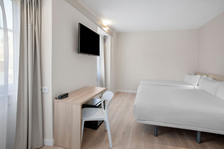 Bedroom 12