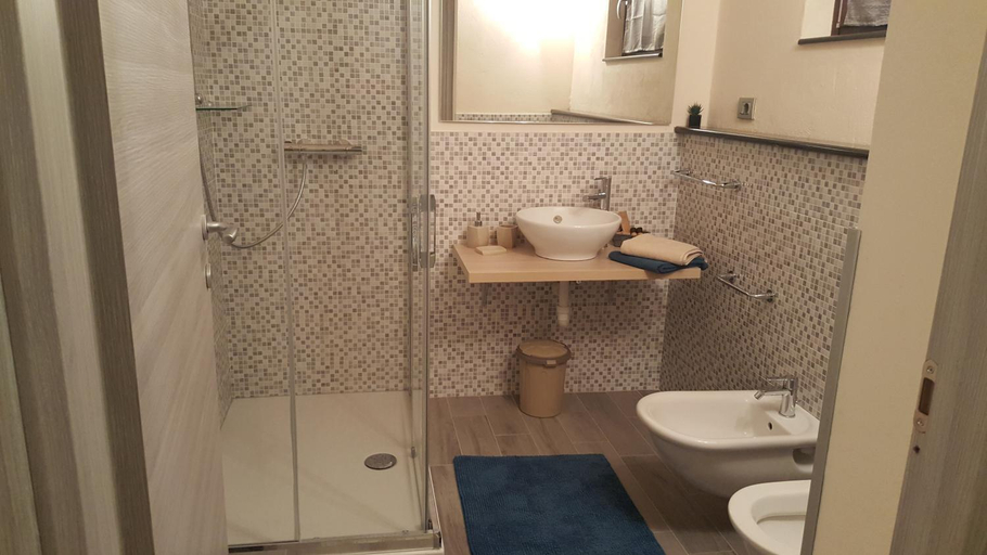 Bathroom 3, Cuorematto, Sondrio