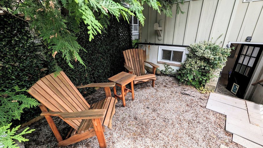 Others 4, Bayfield Boutique B&B, Huron