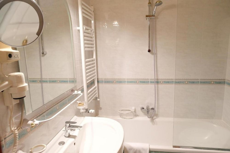 Bathroom 3, Hotel Greif Maria Theresia, Trieste