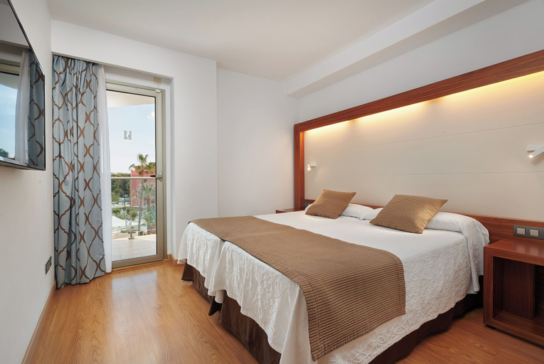 Bedroom 3, Hipotels Cala Millor Park, Baleares