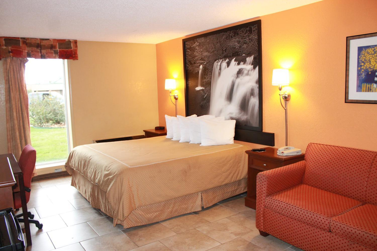 Bedroom 2, Fairview Inn & Suite, Craighead