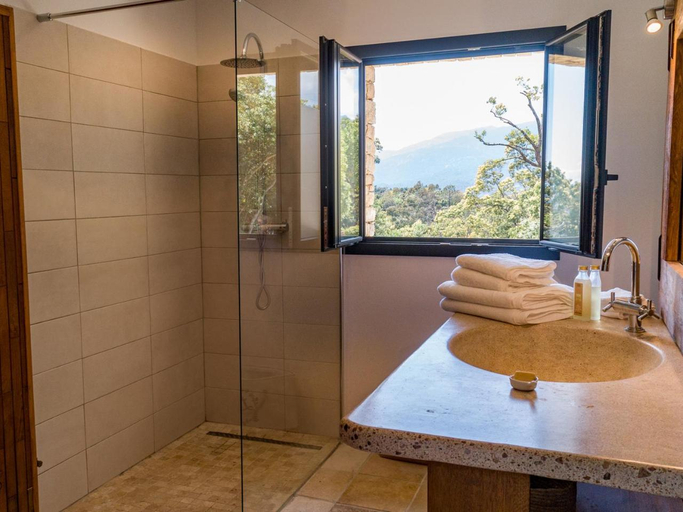 Bathroom 4, Villa L'Arbousiere, Corse-du-Sud