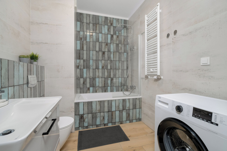 Bathroom 4, Apartment With Parking by Renters, Poznań City