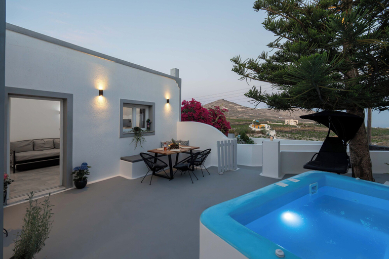 Sport & Beauty 4, New Lux Villa Kambos & Prive Jacuzzi, South Aegean