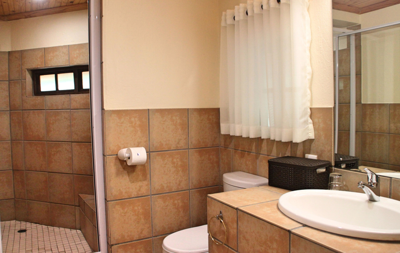 Bathroom 3, Fairways Self Catering, Sisonke