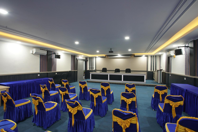 Others 3, Hotel Bhakti Syariah, Padang
