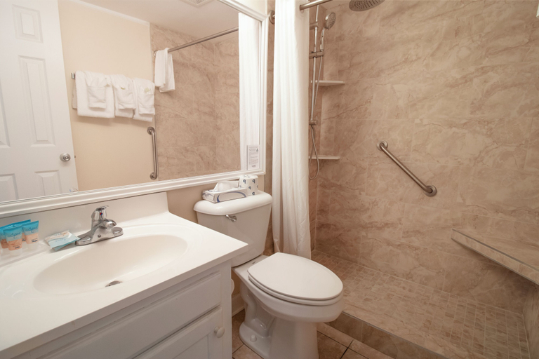 Bathroom 4, The Oceanfront Litchfield Inn, Georgetown
