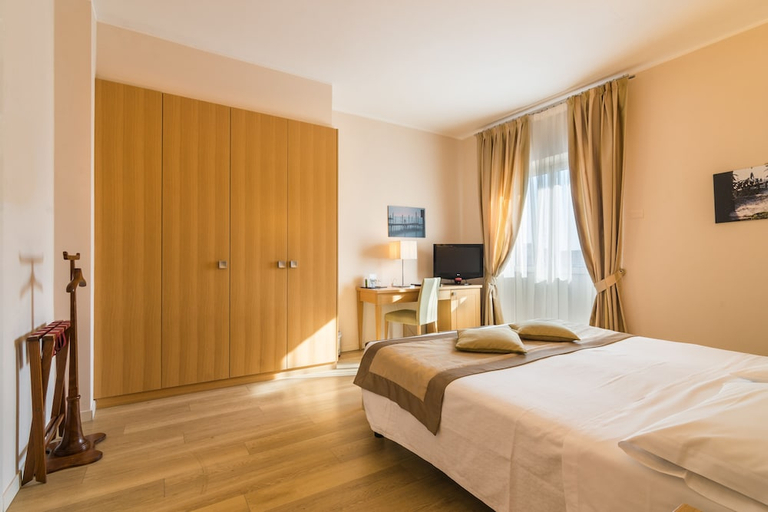 Bedroom 3, Hotel Sirmione E Promessi Sposi, Brescia