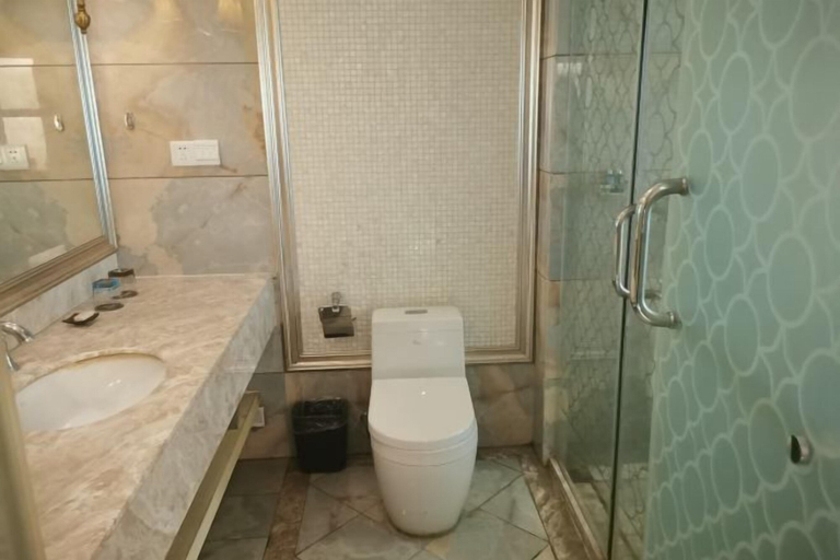 Bathroom 4, Cannes City Hotel, Luzhou