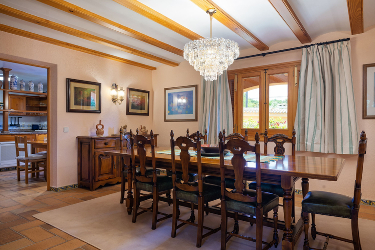 Food & Drinks, Mulholland Villa, Baleares