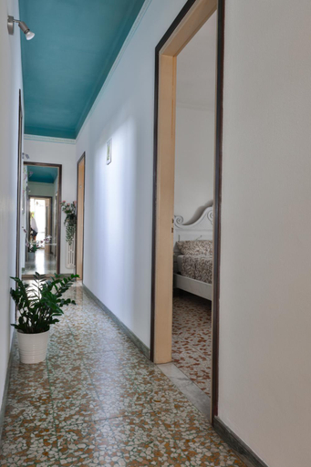 Others 4, TheKeyStudio, Riviera dei friori, Imperia