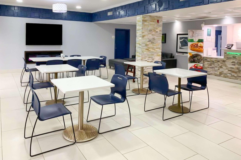 Food & Drinks 5, Quality Inn at Albany Mall Albany, Dougherty