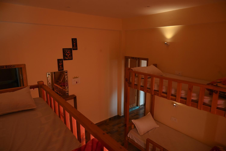 Bedroom 2, Mozo- Inn & Cafe, Kullu