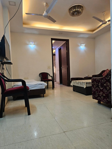 Others 4, Spacious 2bhk apartment!, West