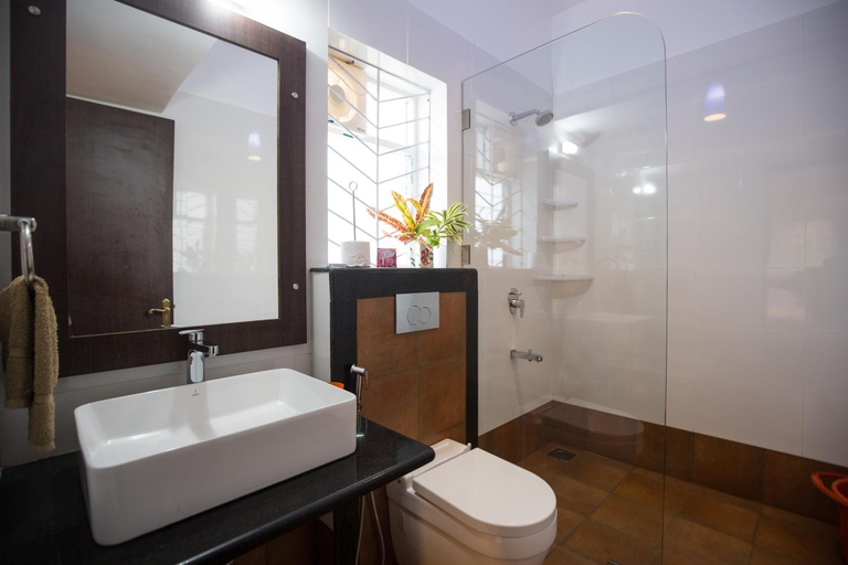 Bathroom 4, Villa Sunflower, South Goa