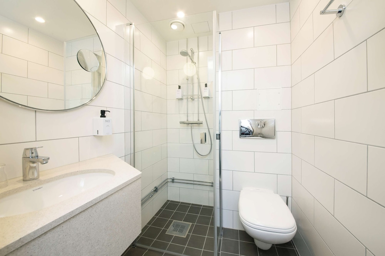 Bathroom 4, Scandic St Olavs Plass, Oslo