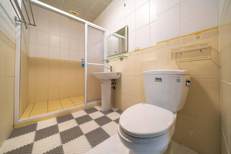 Bathroom 3, Colorful House B&B, Hualien