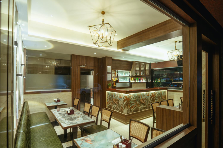 Food & Drinks 4, Gold Crest Suites, Thane