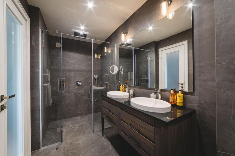 Bathroom 2, Signum Hotel