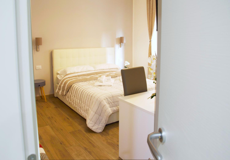 Others 5, Minerva Rooms, Pavia