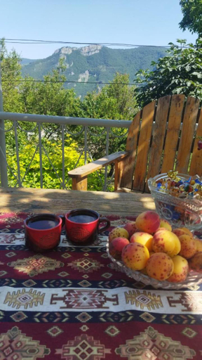 Others 3, Arman Bed and Breakfast