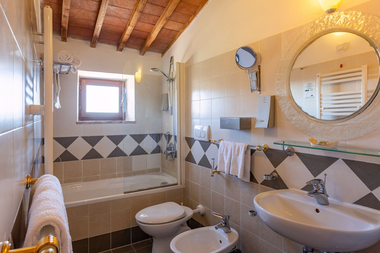 Bathroom 5, Casafrassi Hotel Agriturismo, Siena