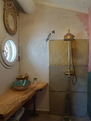 Bathroom 3, La Boheme, Drôme
