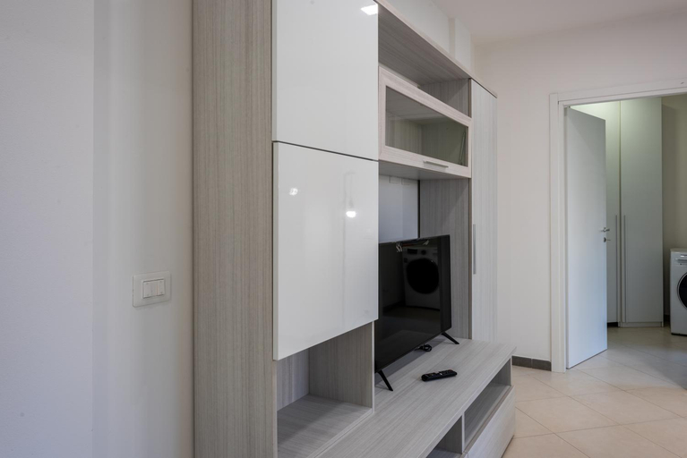 Others 2, GuestHost - Santo Stefano di Magra Modern Apartments, La Spezia