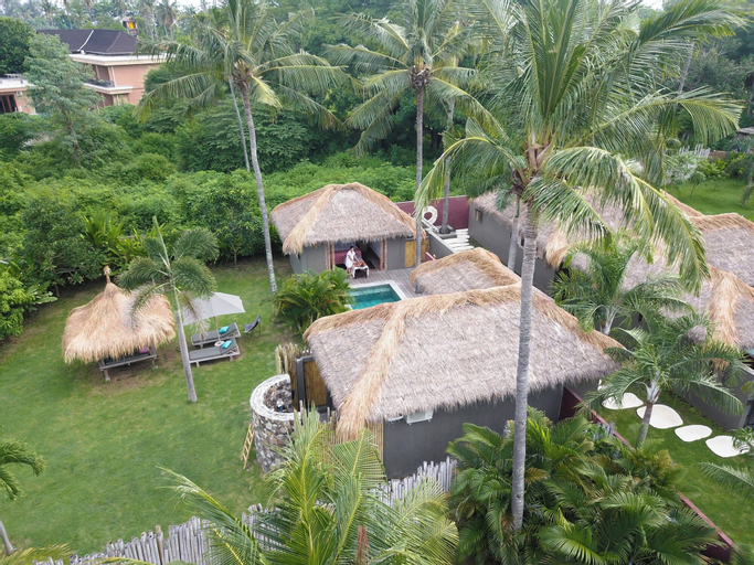 Exterior & Views 22