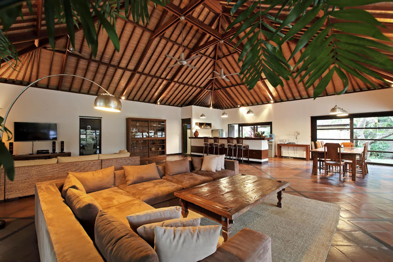 4bedroom spacious Villa Acacias, Badung
