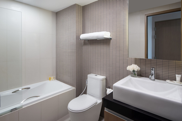 Bathroom 16