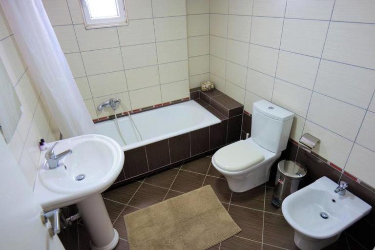 Bathroom 3, Vila Lejla, Sarandës