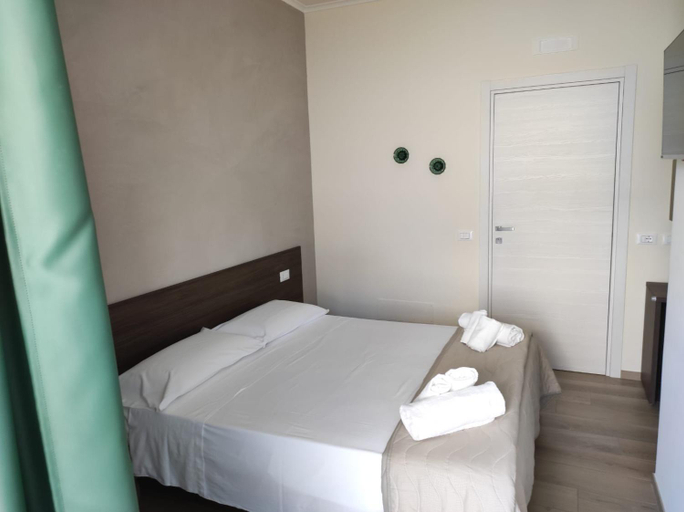 Bedroom 2, Le Bifore, Latina