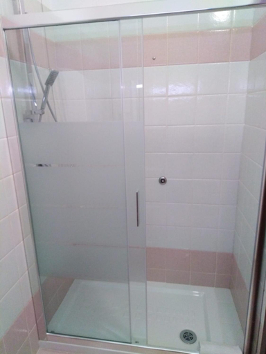Bathroom 5, Corallo, Messina