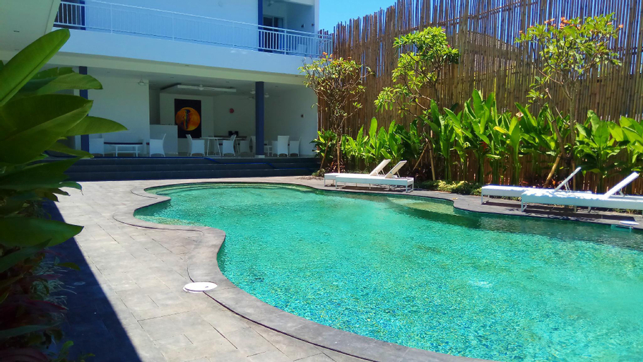 Swimming Pool 11
