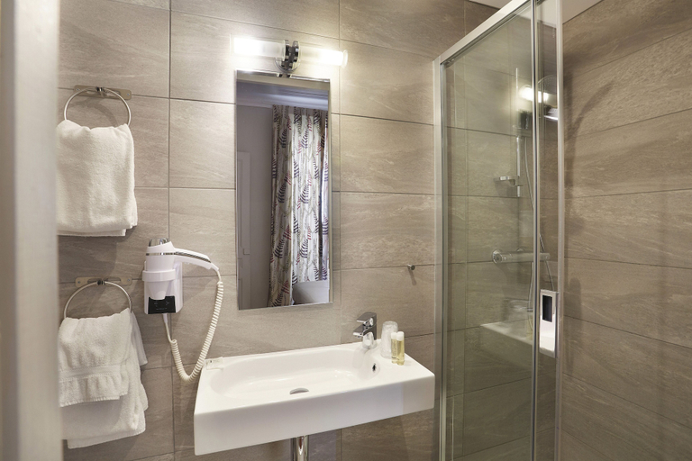 Bathroom 4, Hotel Vaubecour, Rhône