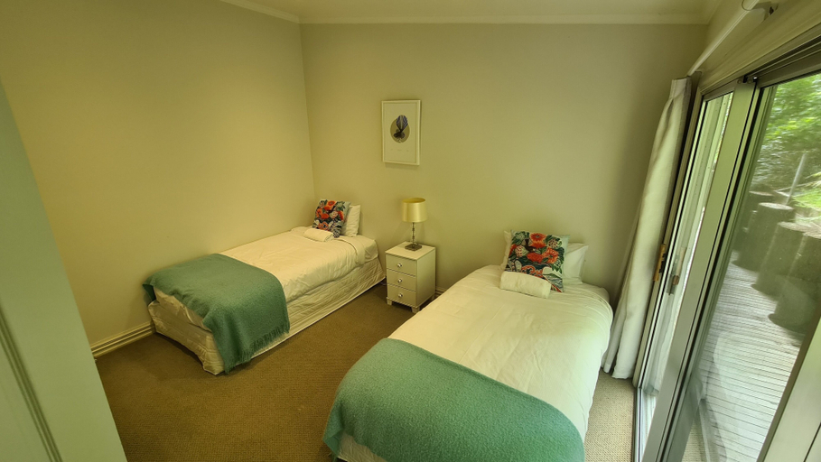 Bedroom 2, Woodies Retreat, Far North