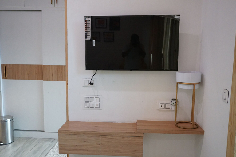 Others 5, Rasberry Homes, Nainital