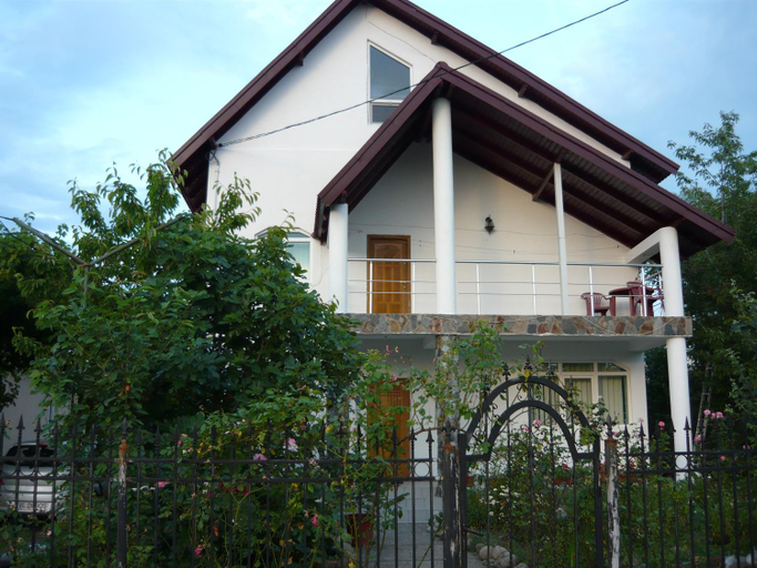 Others 5, Casa Daniela, Horezu