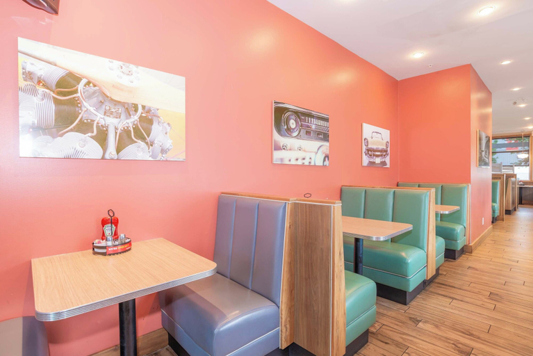 Food & Drinks 4, Sandman Abbotsford, Fraser Valley