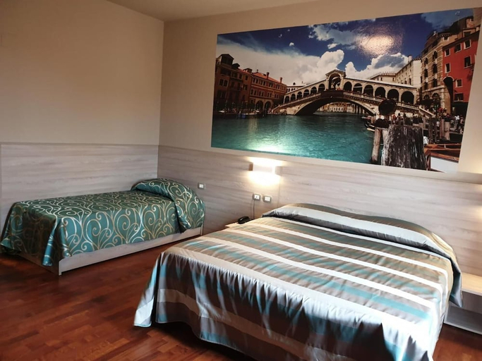 Bedroom 2, Hotel Altieri, Venezia