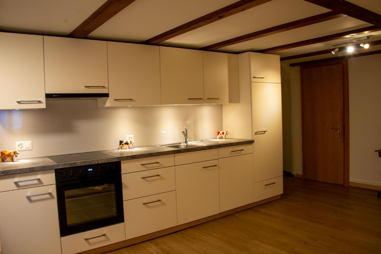 3, Uncle Eric's Chalet, Interlaken