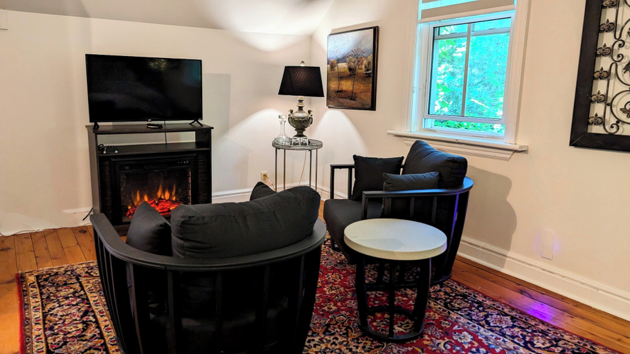 Others 5, Bayfield Boutique B&B, Huron