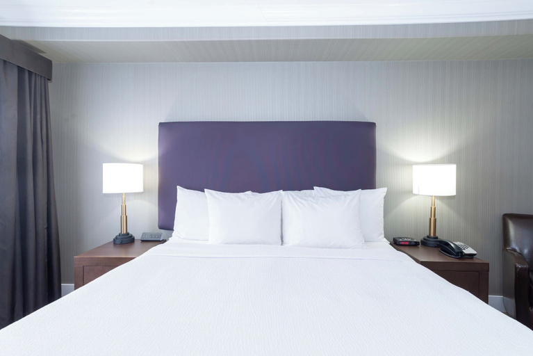 Bedroom 3, Sandman Hotel & Suites Abbotsford, Fraser Valley