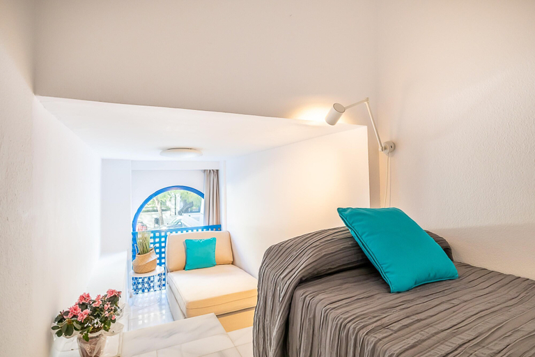 Room 3, Marbella Pool House Gf44 On Sea Shore, Málaga