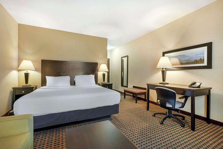 Bedroom 3, Best Western Pacific Inn, North Okanagan